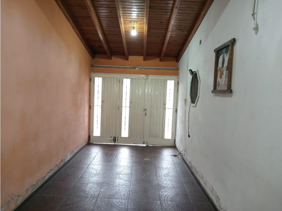 VENTA HERMOSA CASA APTA CREDITO- B° 8 DE MAYO, PLUMERILLO, LAS HERAS - 6