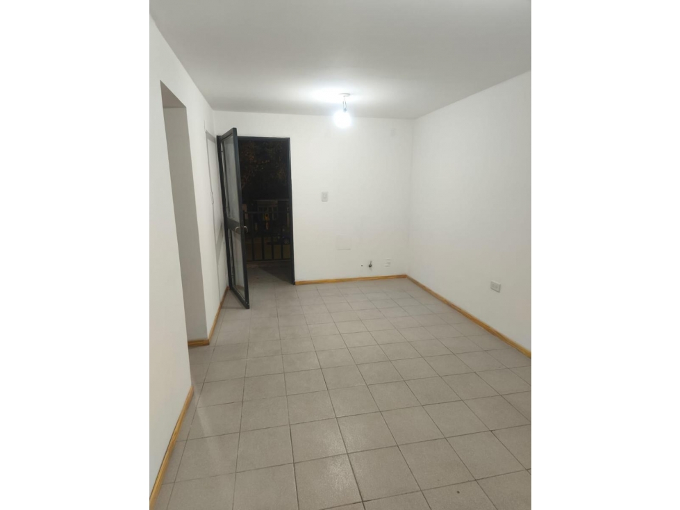 VENTA DPTO FRONTAL UBICACION PRIVILEGIADA - CALLE LAVALLE,GODOY CRUZ - 5