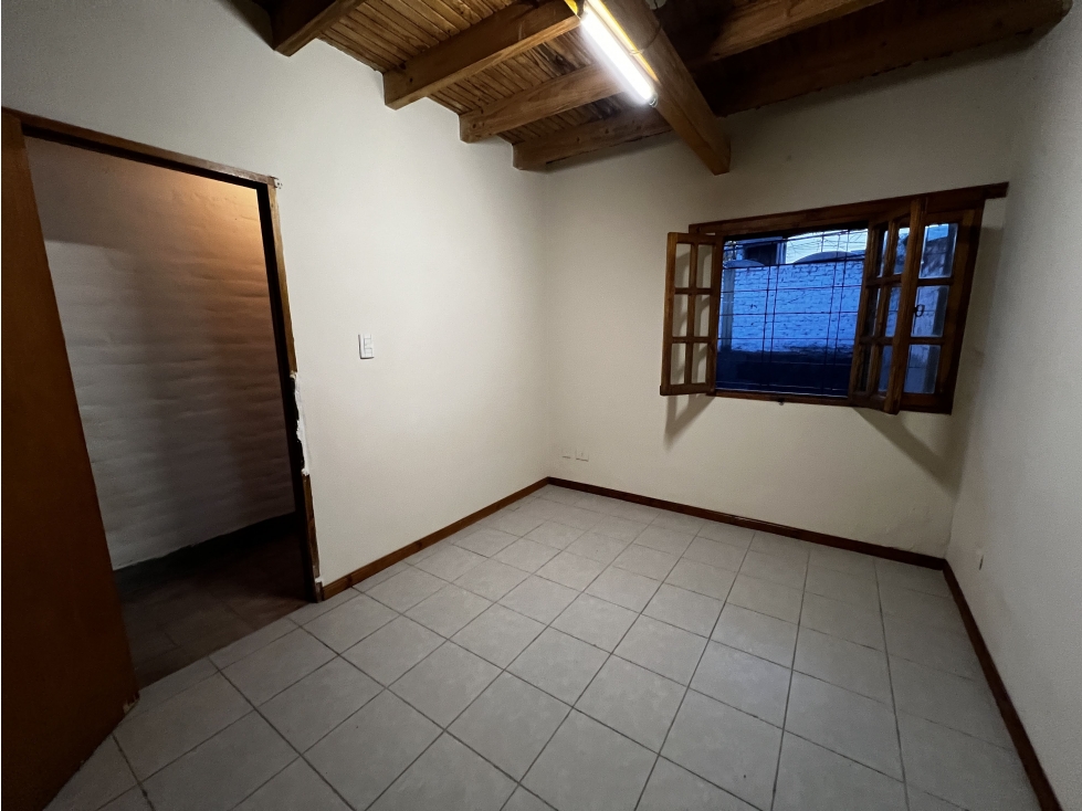 Casa en Alquile con Patio - 3