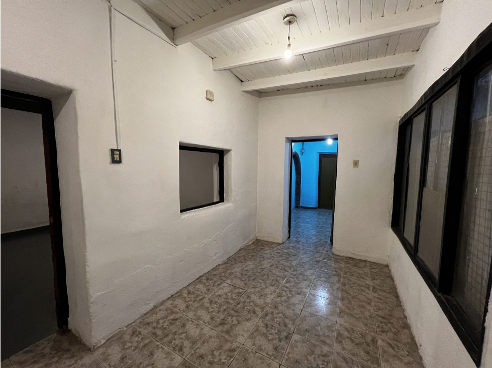 Casa en alquiler de 1 dormitorio con jardín propio, cocina-comedor - 2