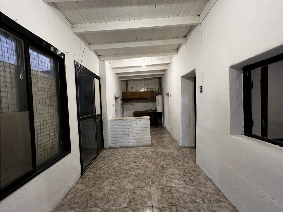 Casa en alquiler de 1 dormitorio con jardín propio, cocina-comedor - 4