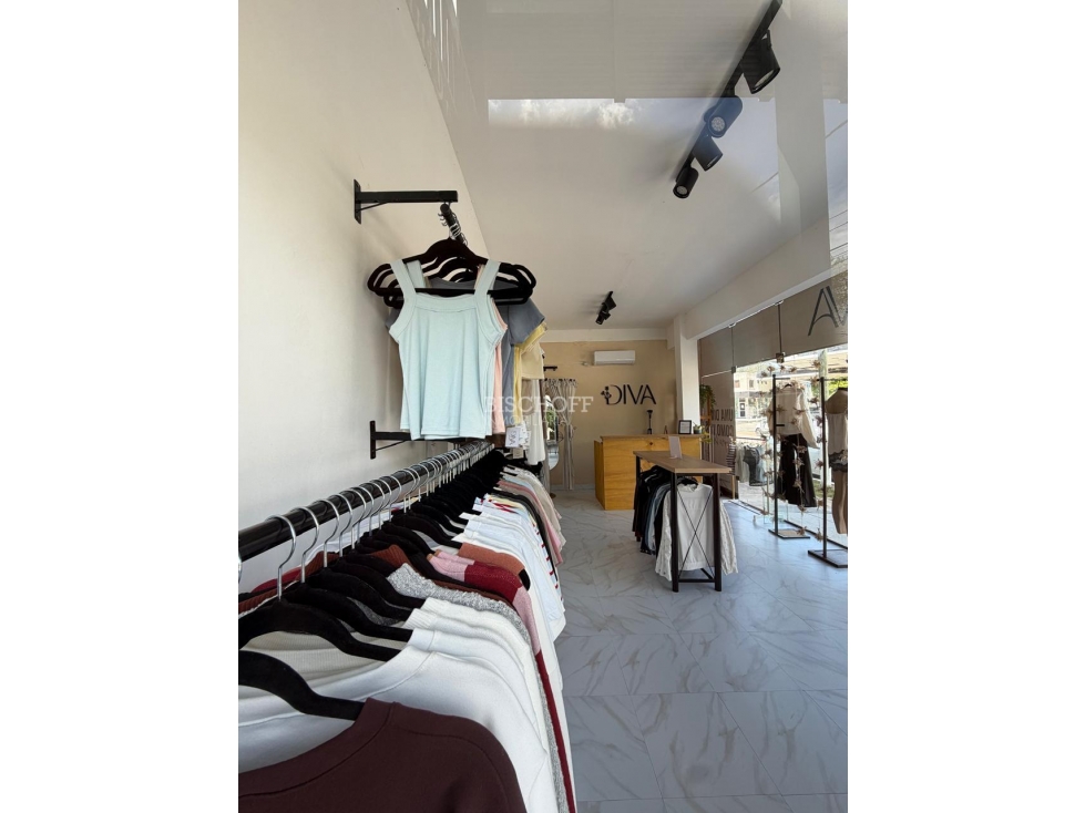 LOCAL EN VENTA SOBRE AVENIDA BUENOS AIRES - 3