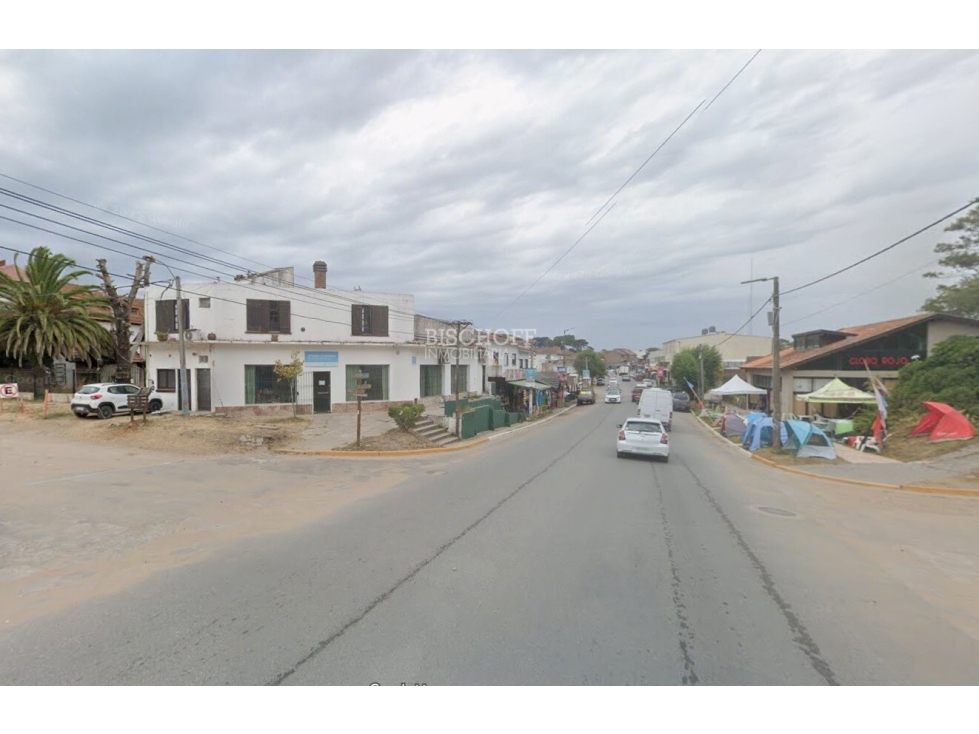 VENTA EN BLOCK LOCAL + VIVIENDA + DOS DEPARTAMENTOS - 1