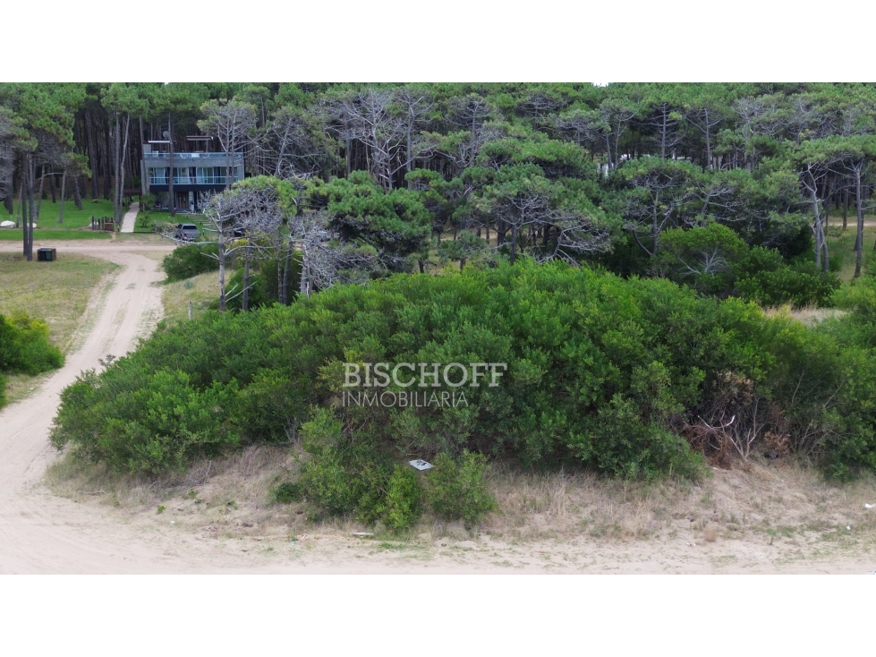VENTA DE LOTE PREMIUN SOBRE 2da LINEA DE MAR VILLAROBLES - 1