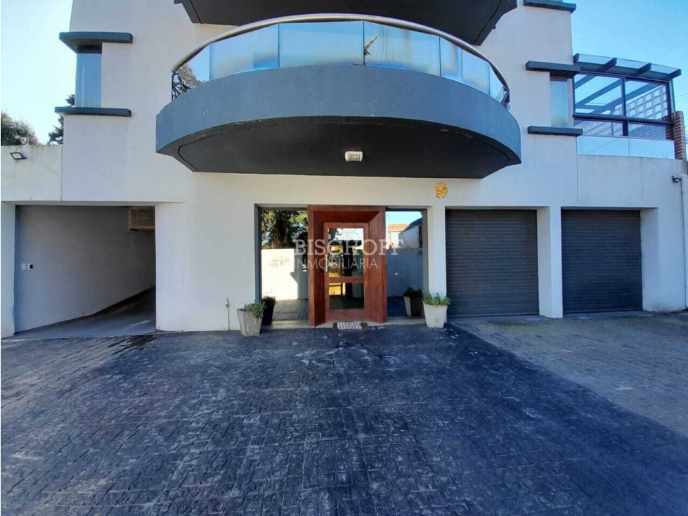 DEPARTAMENTO DE 2 AMBIENTES CON VISTA AL MAR Y COCHERA. — foto 6