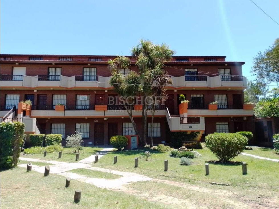 DEPARTAMENTO DE 4 AMBIENTES CON ESTACIONAMIENTO — foto 2