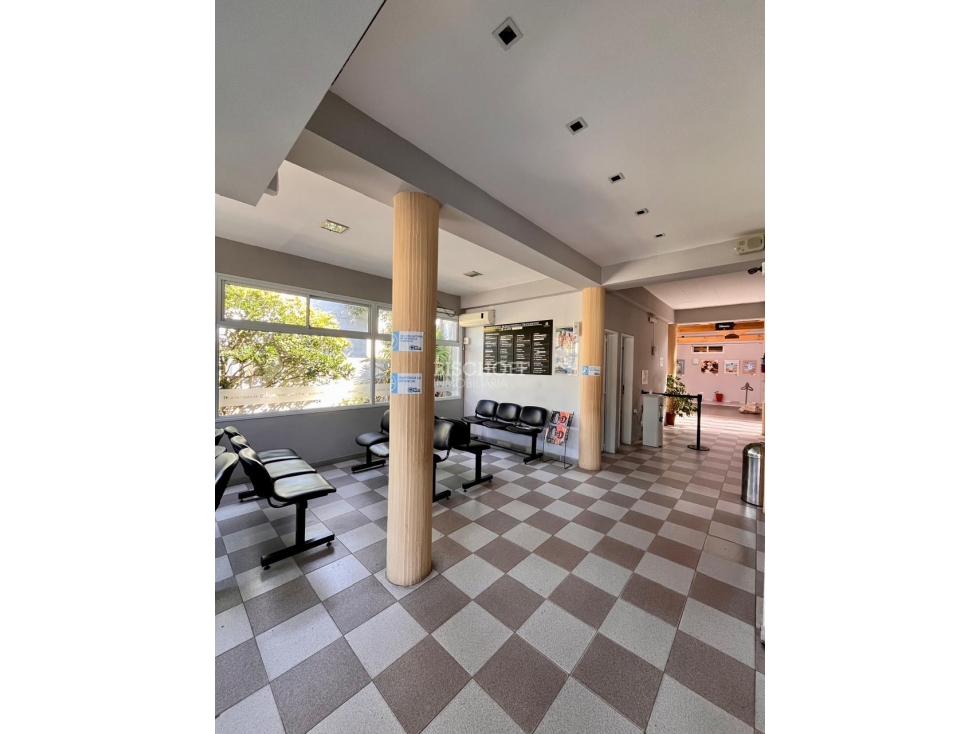 VENTA DE IMPORTANTE POLICLINICA EN VILLA GESELL - 2