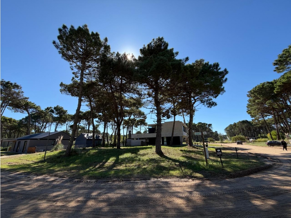 VENTA DE LOTE EN BARRIO PRIVADO PIONEROS - 3