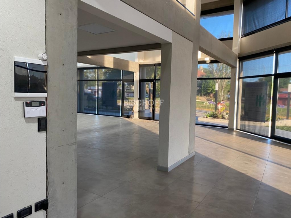 VENTA EN BLOCK DE EXCELENTES LOCALES SOBRE BOULEVARD - 6