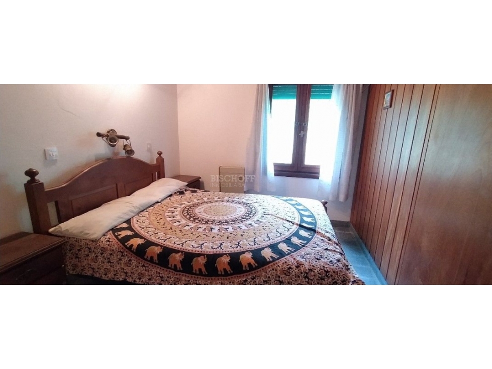 AMPLIO TERRENO CON DOS CASAS, TODOS LOS SERVICIOS - 4