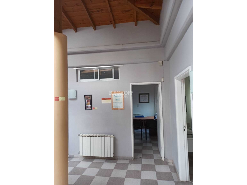 VENTA DE IMPORTANTE POLICLINICA EN VILLA GESELL - 3