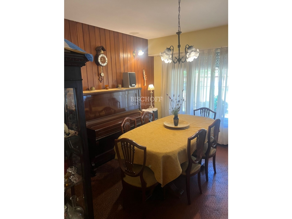 CASA DE 4 AMBIENTES CON COCHERA DOBLE — foto 5