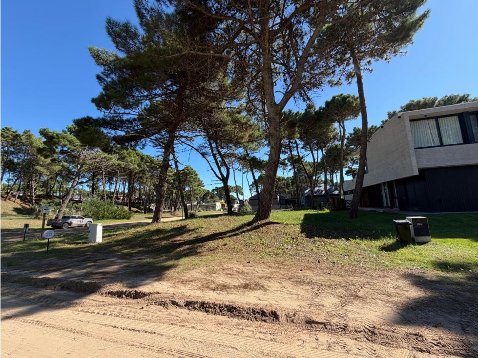 VENTA DE LOTE EN BARRIO PRIVADO PIONEROS - 4