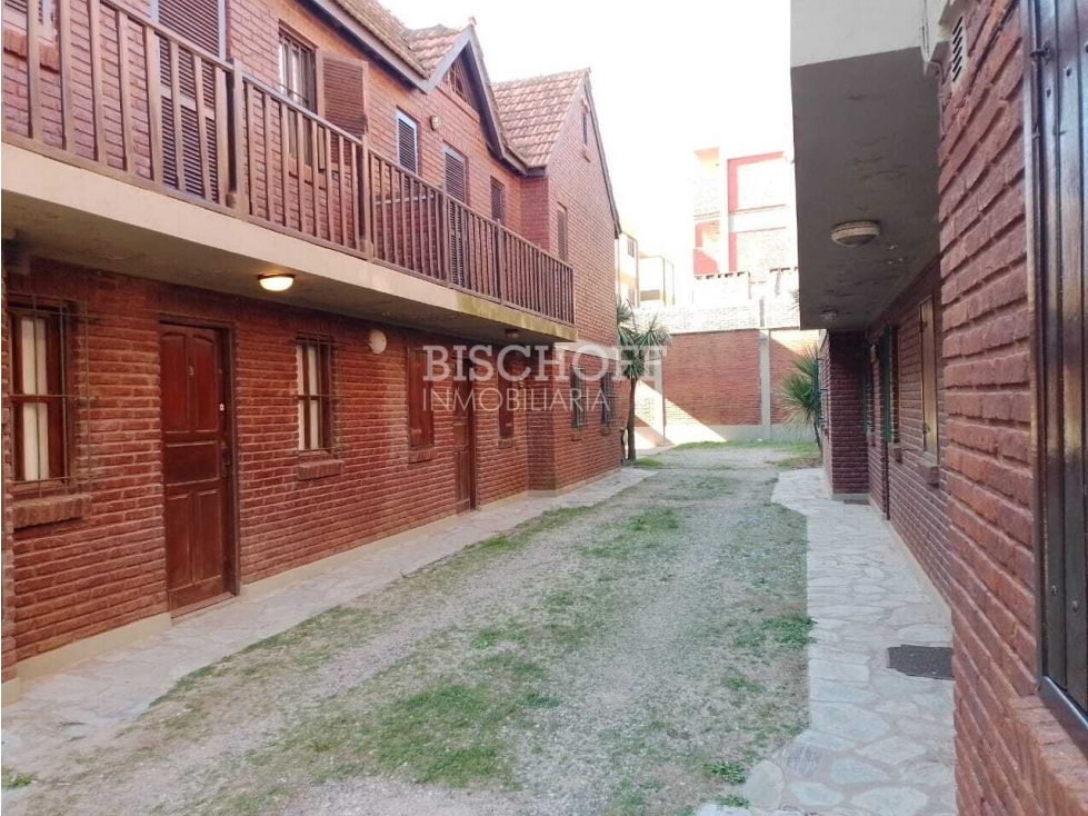 DUPLEX DE 2 AMBIENTES Y MEDIO, CON PATIO Y PARRILLA A 100 MTRS DEL MAR — foto 4