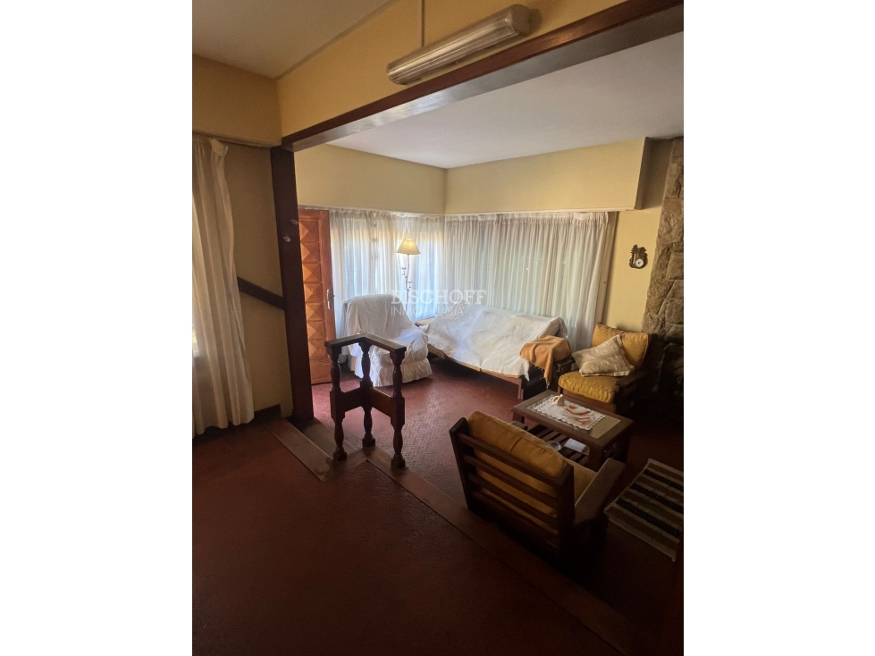 CASA DE 4 AMBIENTES CON COCHERA DOBLE — foto 4