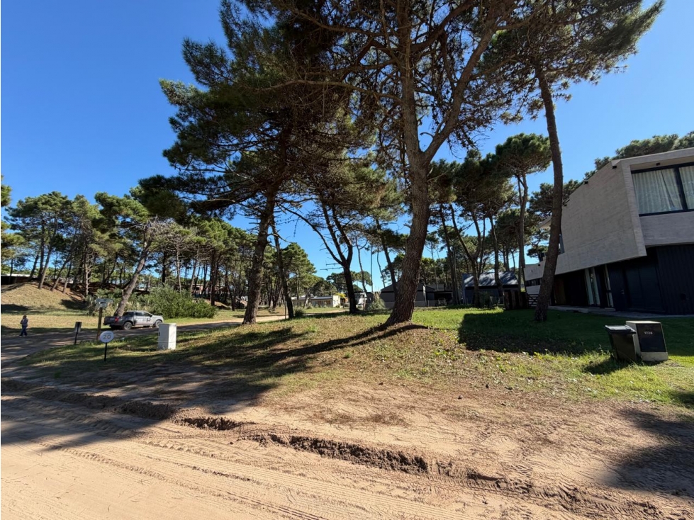VENTA DE LOTE EN BARRIO PRIVADO PIONEROS - 5