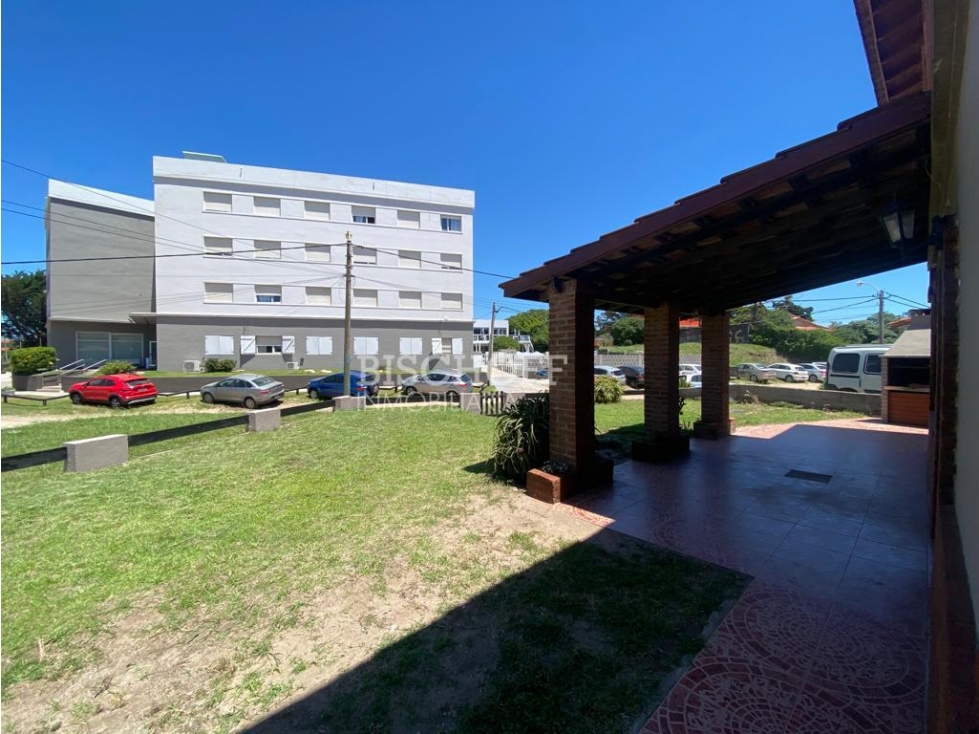 DÚPLEX DE 4 AMBIENTES, TODOS LOS SERVICIOS A MTRS DEL MAR — foto 3