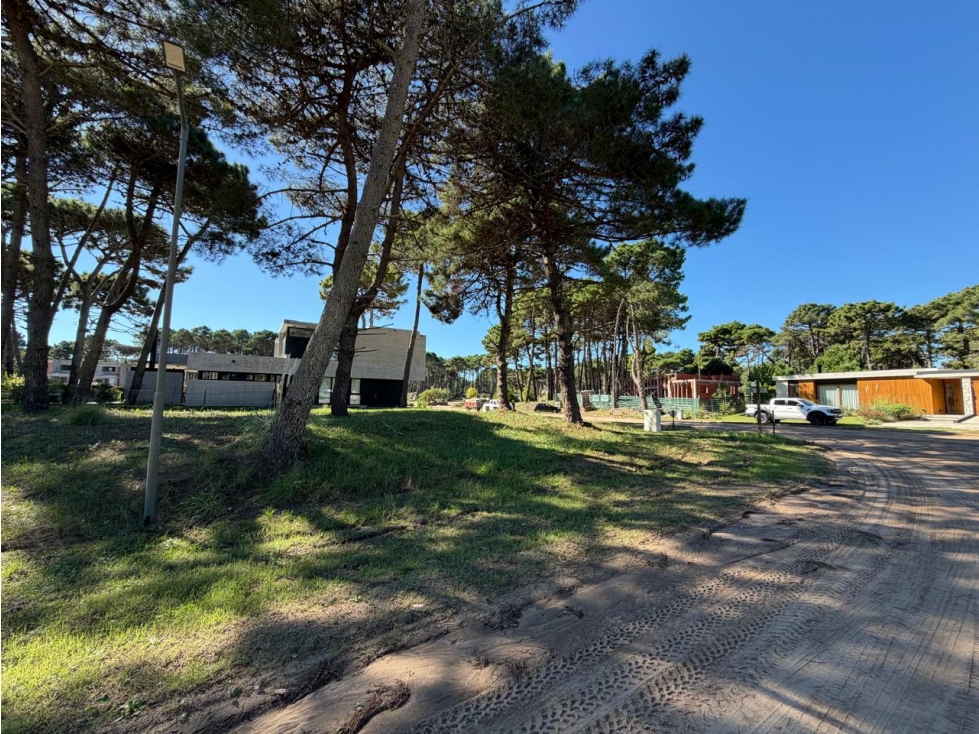 VENTA DE LOTE EN BARRIO PRIVADO PIONEROS - 6