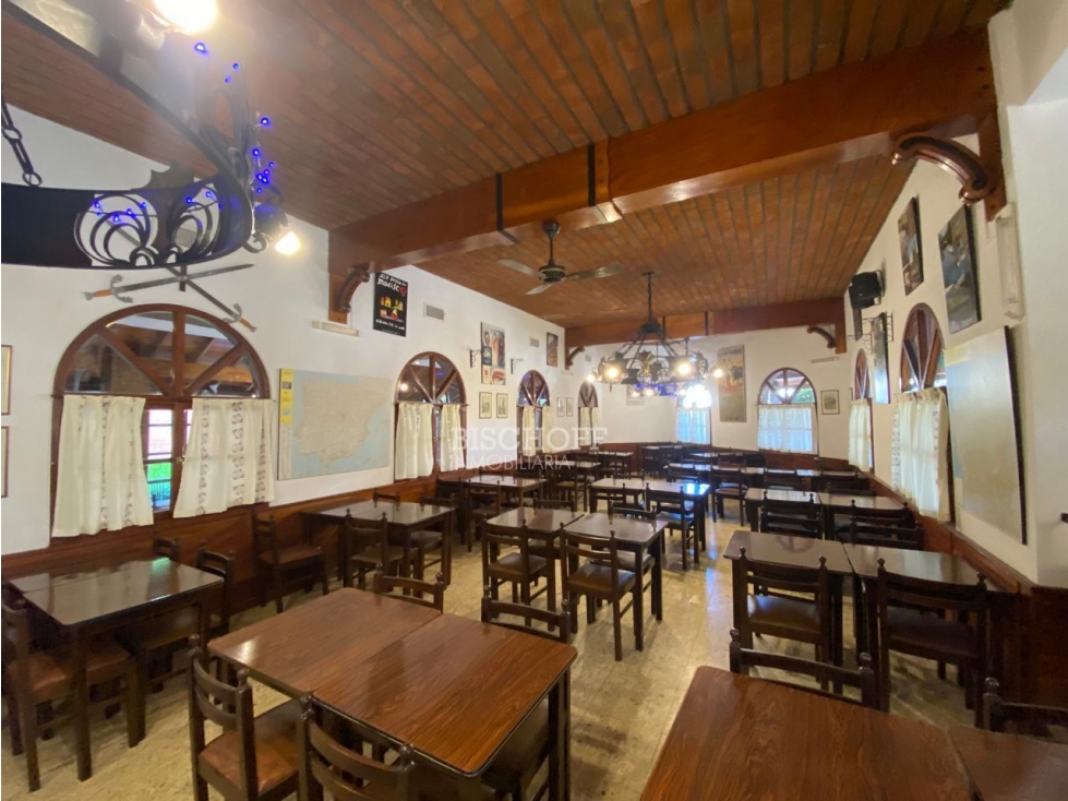EXCELENTE LOCAL GASTRONOMICO EN ESQUINA, SOBRE AVENIDA 3 - 4