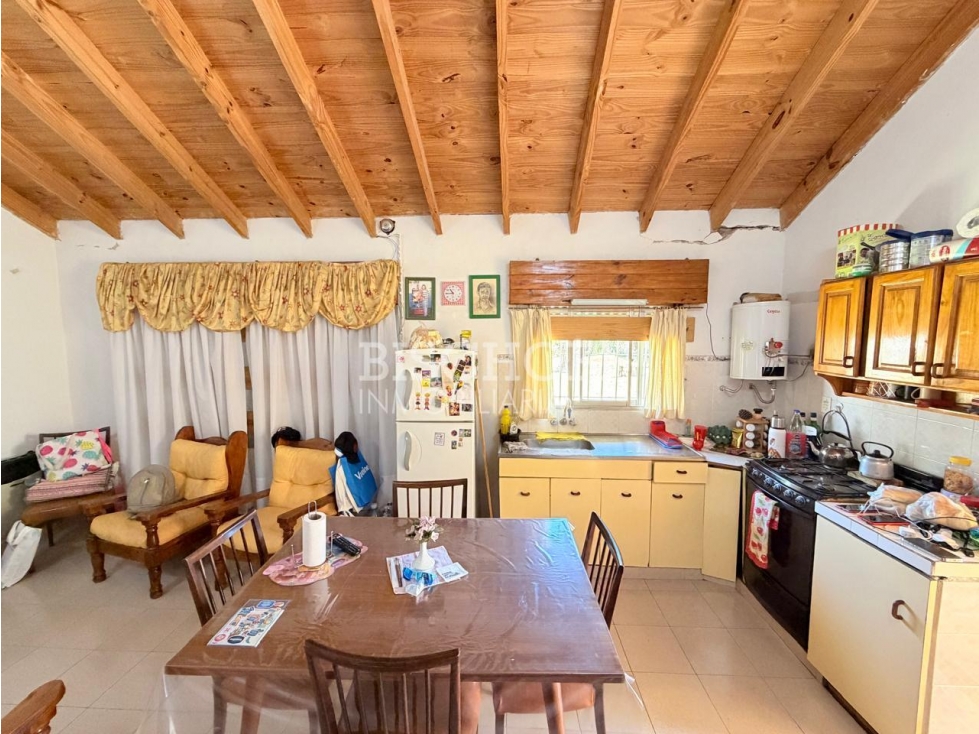 CASA 3 AMBIENTES. IDEAL VIVIENDA PERMANENTE. TODOS LOS SERVICIOS! — foto 4