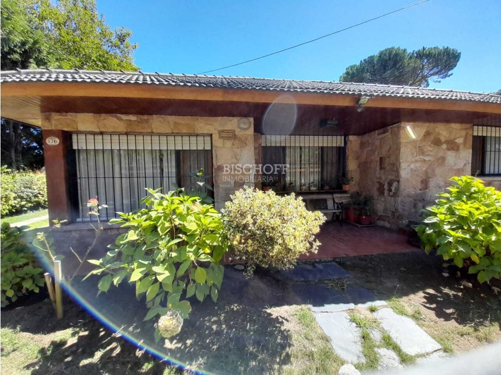 CASA DE 4 AMBIENTES CON COCHERA DOBLE — foto 2
