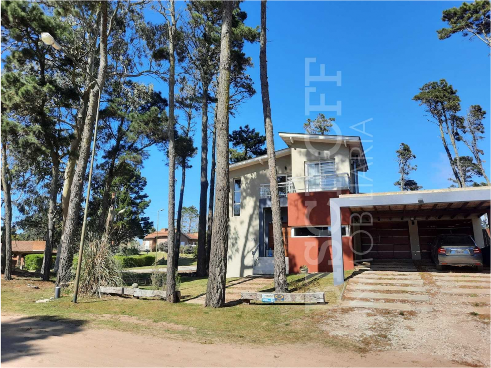 VENTA CASA DE 6 AMB EN BARRIO ALAMOS — foto 3