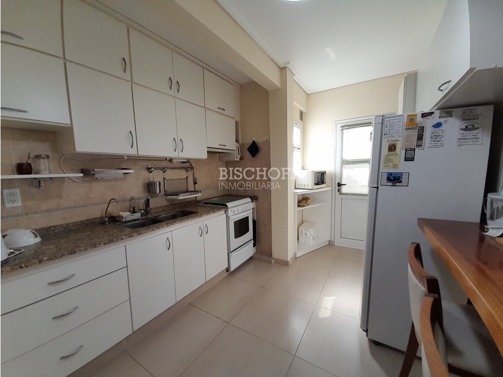 EXCELENTE DEPARTAMENTO 3 AMBIENTES SOBRE AVENIDA 3 - 2