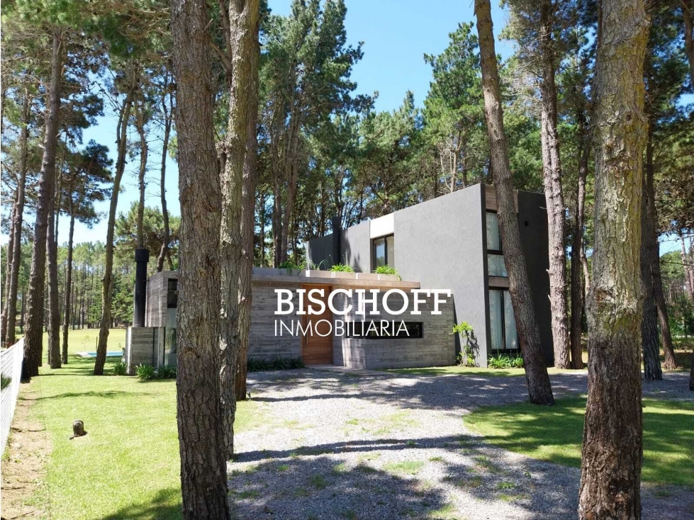 CASA EN VENTA EN LA ISLA DEL GOLF PINAMAR