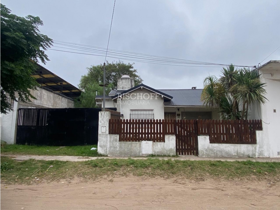 CASA DE 3 AMBIENTES, TODOS LOS SERVICIOS - 1