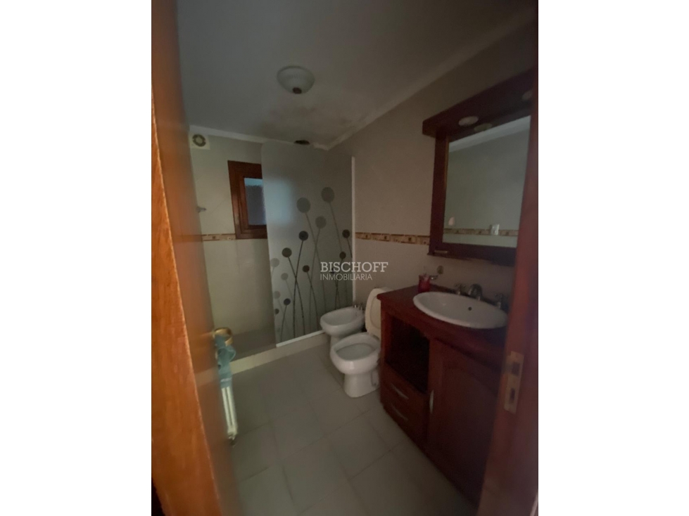EXCELENTE CASA DE 4 AMBIENTES, CON PISCINA CLIMATIZADA. — foto 5