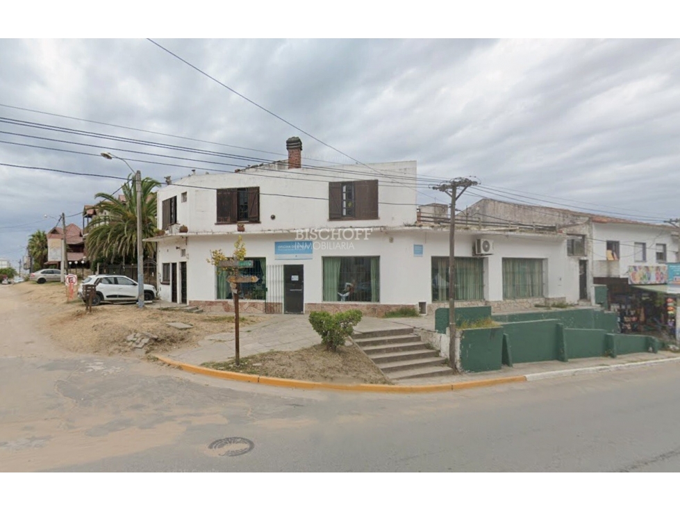 VENTA EN BLOCK LOCAL + VIVIENDA + DOS DEPARTAMENTOS - 2