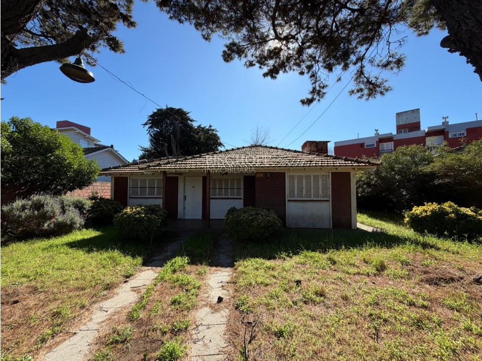 CASA DE 4 AMBIENTES A DOS CUADRAS DEL MAR, ZONA SUR - 1