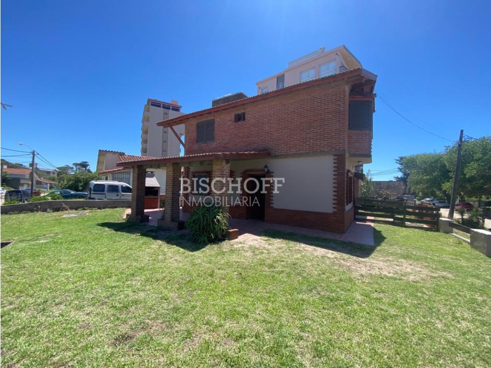 DÚPLEX DE 4 AMBIENTES, TODOS LOS SERVICIOS A MTRS DEL MAR — foto 4