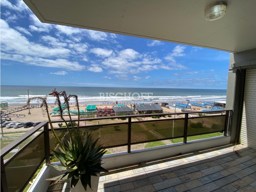 DEPARTAMENTO DE 3 AMBIENTES CON VISTA AL MAR Y COCHERA — foto 2