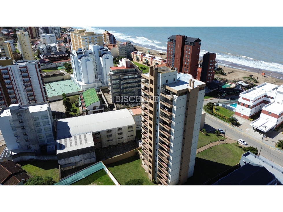 DEPARTAMENTO DE 3 AMBIENTES, CON VISTA AL MAR Y COCHERA — foto 2