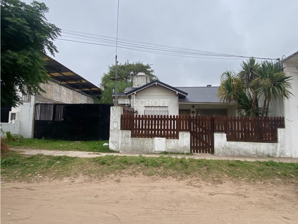 CASA DE 3 AMBIENTES, TODOS LOS SERVICIOS - 2