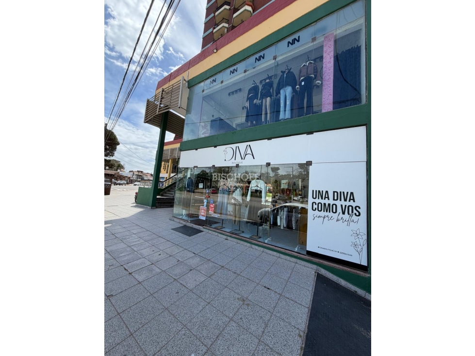 LOCAL EN VENTA SOBRE AVENIDA BUENOS AIRES - 5