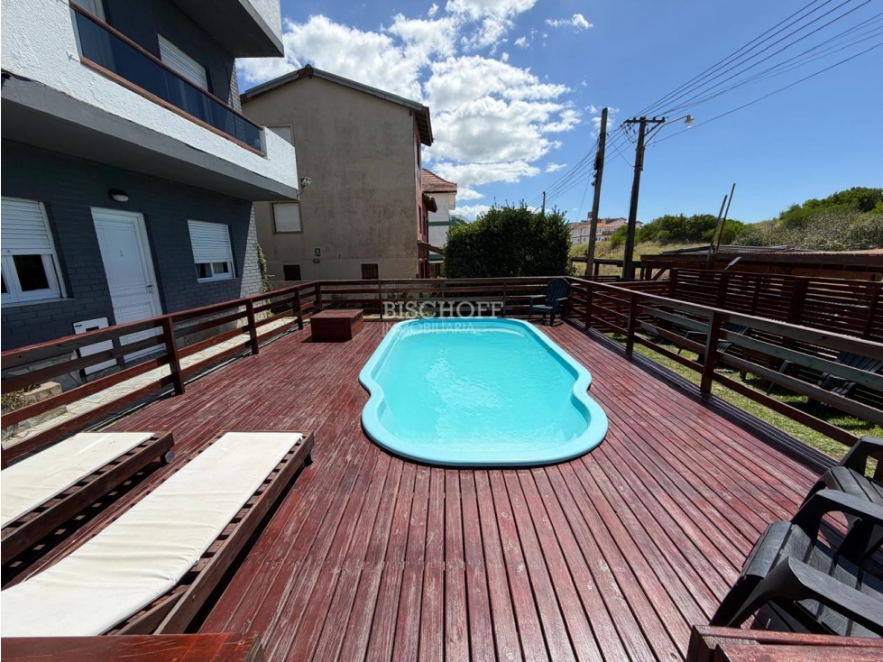 COMPLEJO DE 12 DEPARTAMENTOS CON PISCINA, ESTACIONAMIENTO Y QUINCHO — foto 2