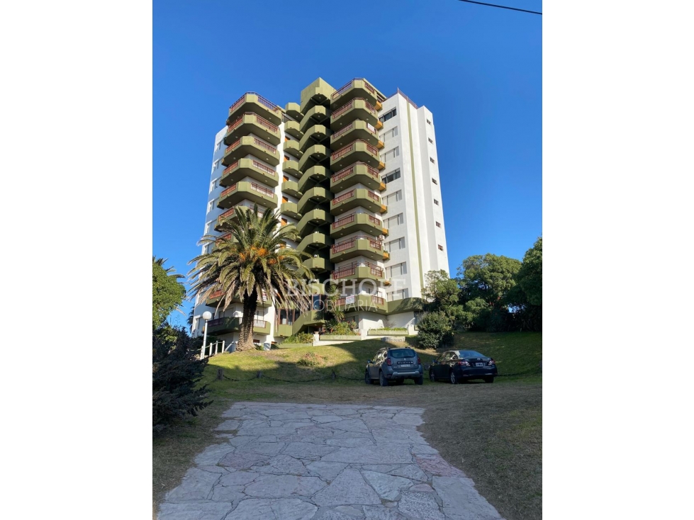DEPARTAMENTO DE 3 AMBIENTES CON COCHERA DOBLE, TODOS LOS SERVICIOS — foto 4