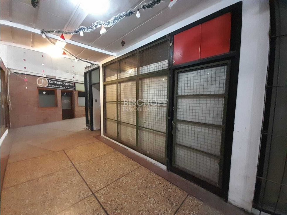 LOCAL EN VENTA. A METROS DE LA AVENIDA 3, CENTRO — foto 2