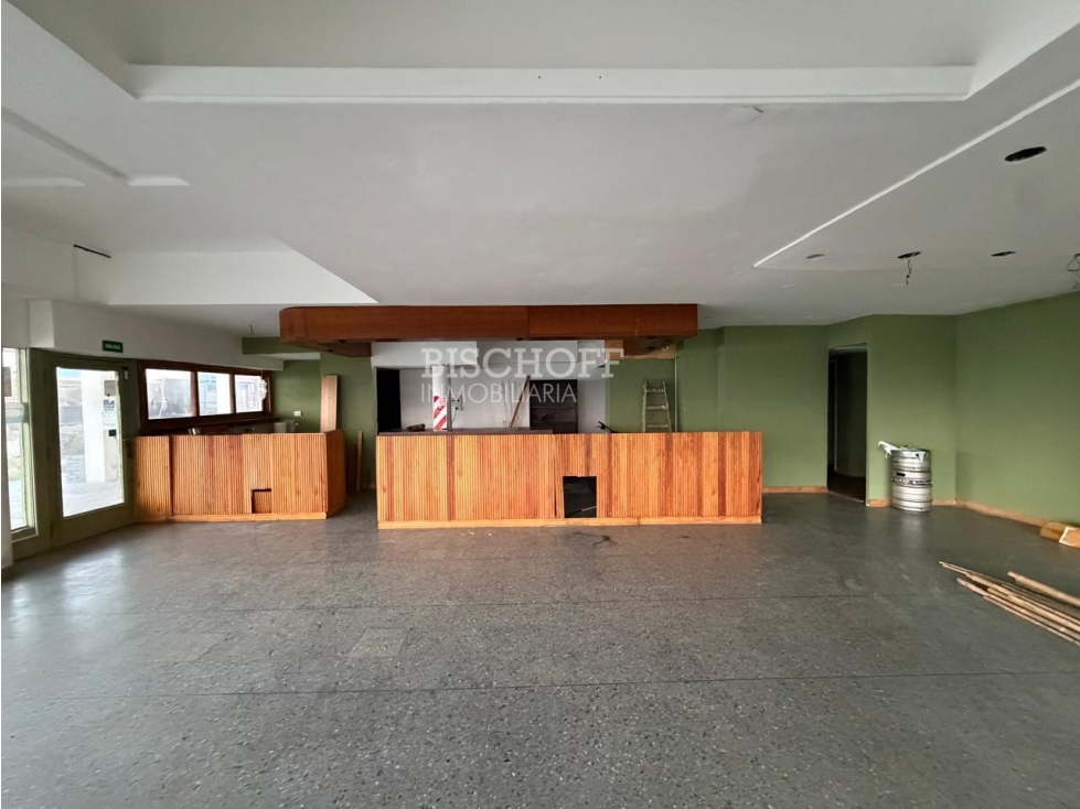 LOCAL COMERCIAL EN ALQUILER, FRENTE AL MAR - 2