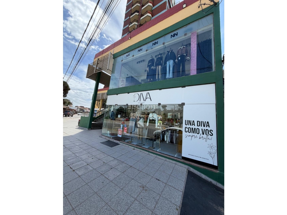 LOCAL EN VENTA SOBRE AVENIDA BUENOS AIRES - 6