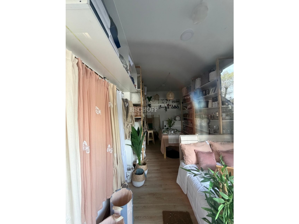 LOCAL EN VENTA A METROS DE LA AVENIDA BUENOS AIRES - 4