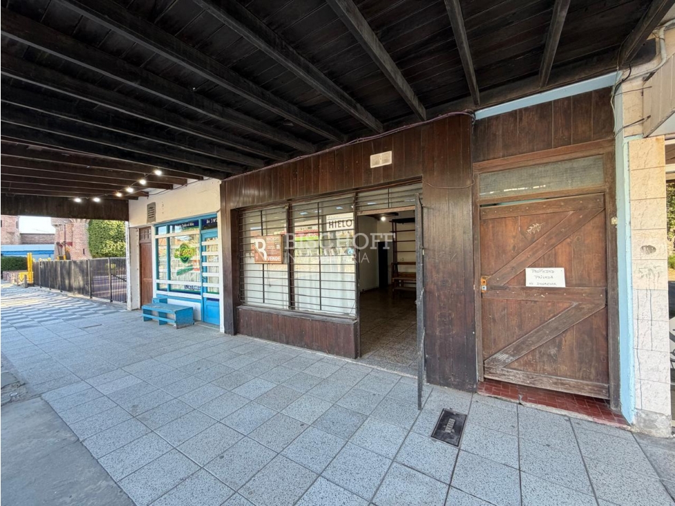 OPORTUNIDAD EN VILLA GESELL, LOCAL COMERCIAL CON VIVIENDA — foto 3