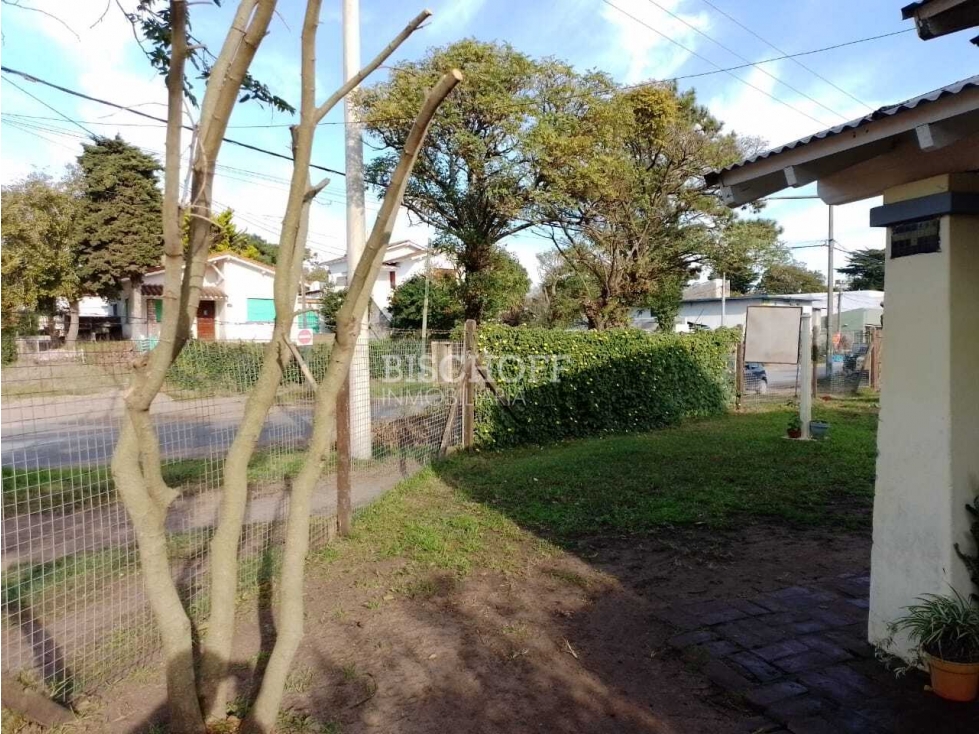 VENTA EN BLOCK, CHALET 3 AMB + 8 HABITACIONES CON BAÑO PRIVADO. - 4
