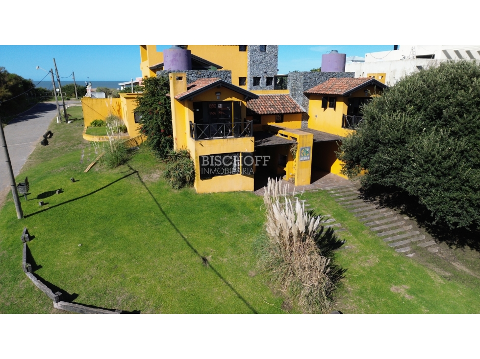 VENTA EN BLOCK DE 2 DUPLEX, EXCELENTES. BARRIO NORTE