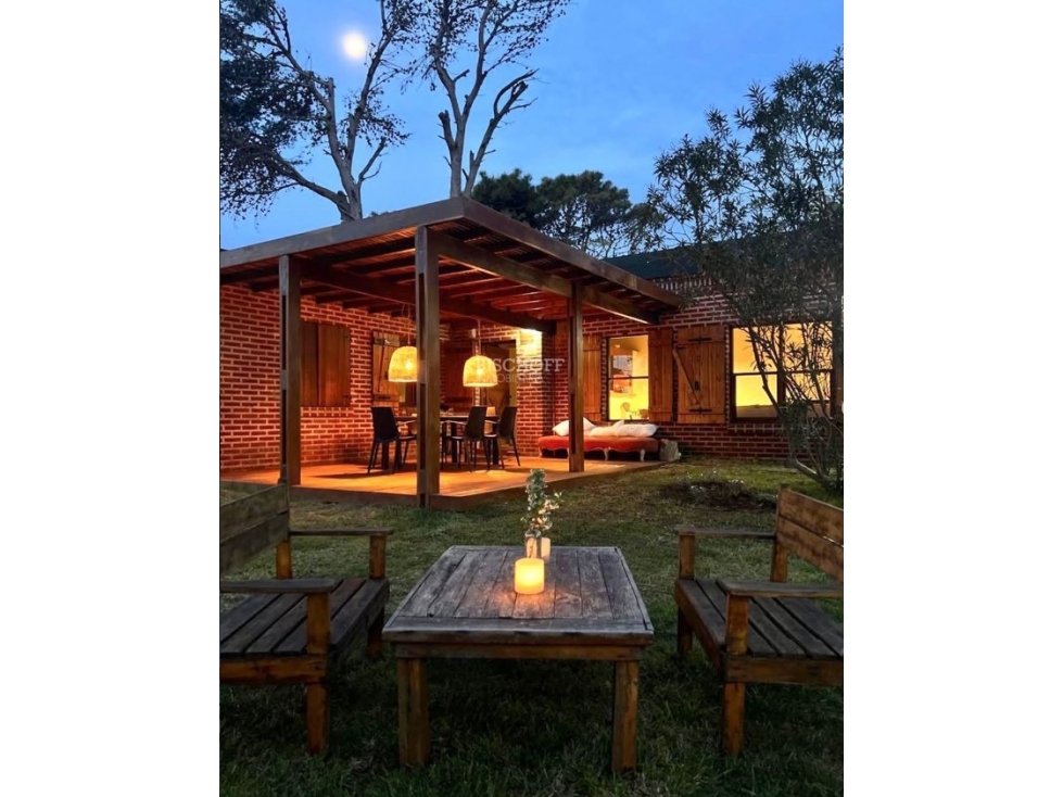 EXCELENTE CASA DE 4 AMBIENTES EN BARRIO NORTE — foto 4