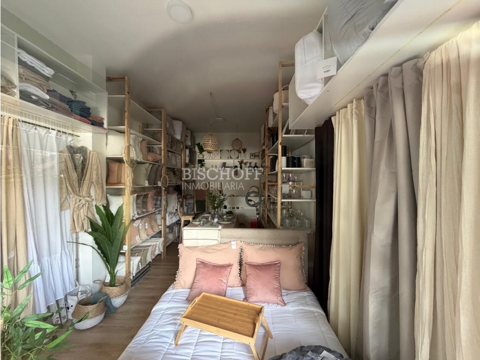 LOCAL EN VENTA A METROS DE LA AVENIDA BUENOS AIRES - 5