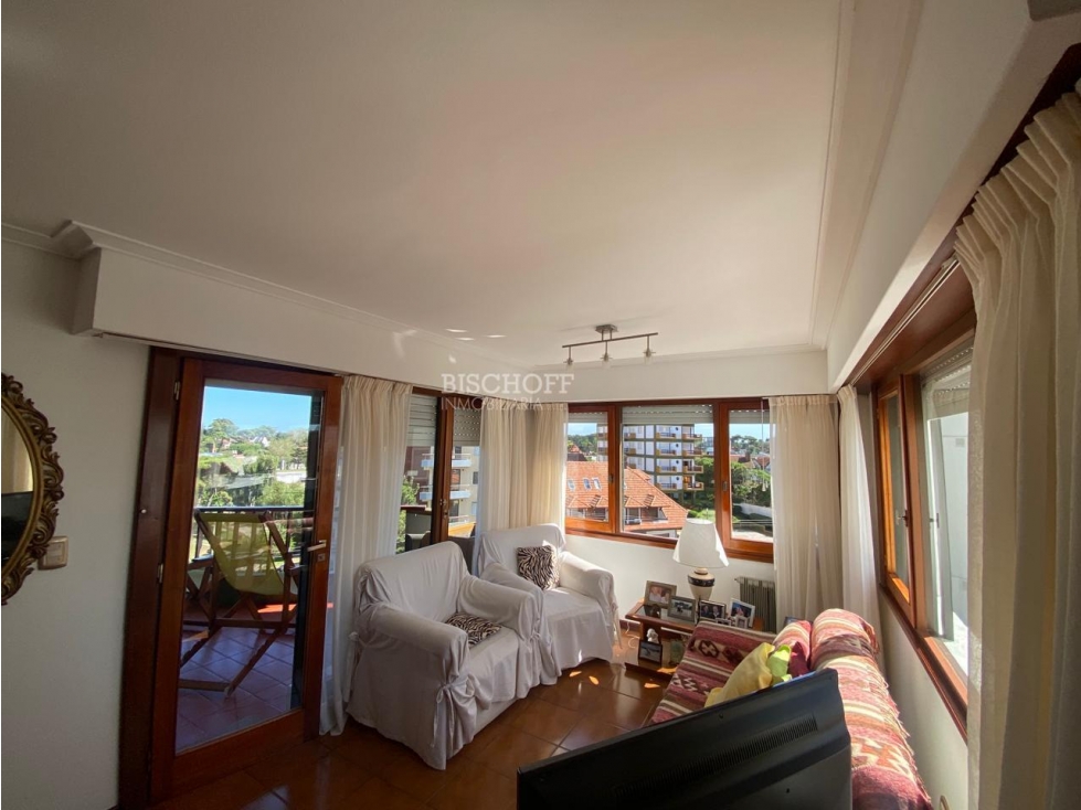 EXCELENTE DEPARTAMENTO 3 AMBIENTES CON COCHERA, A MTRS DEL MAR — foto 6