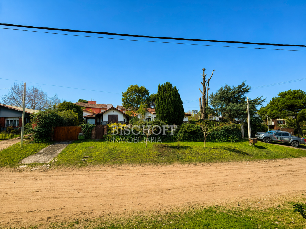 VENTA EN BLOCK DE DOS CASAS, ZONA CENTRO